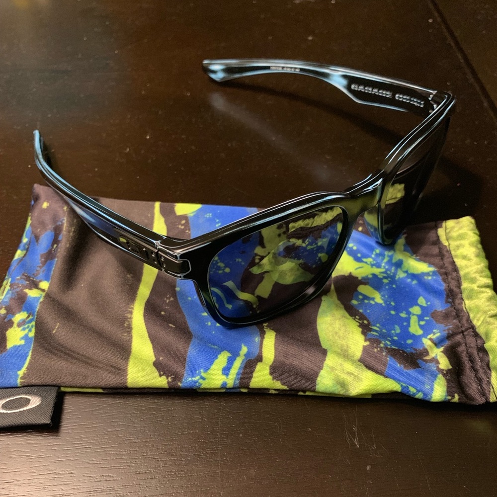 Oakley Garage Rock